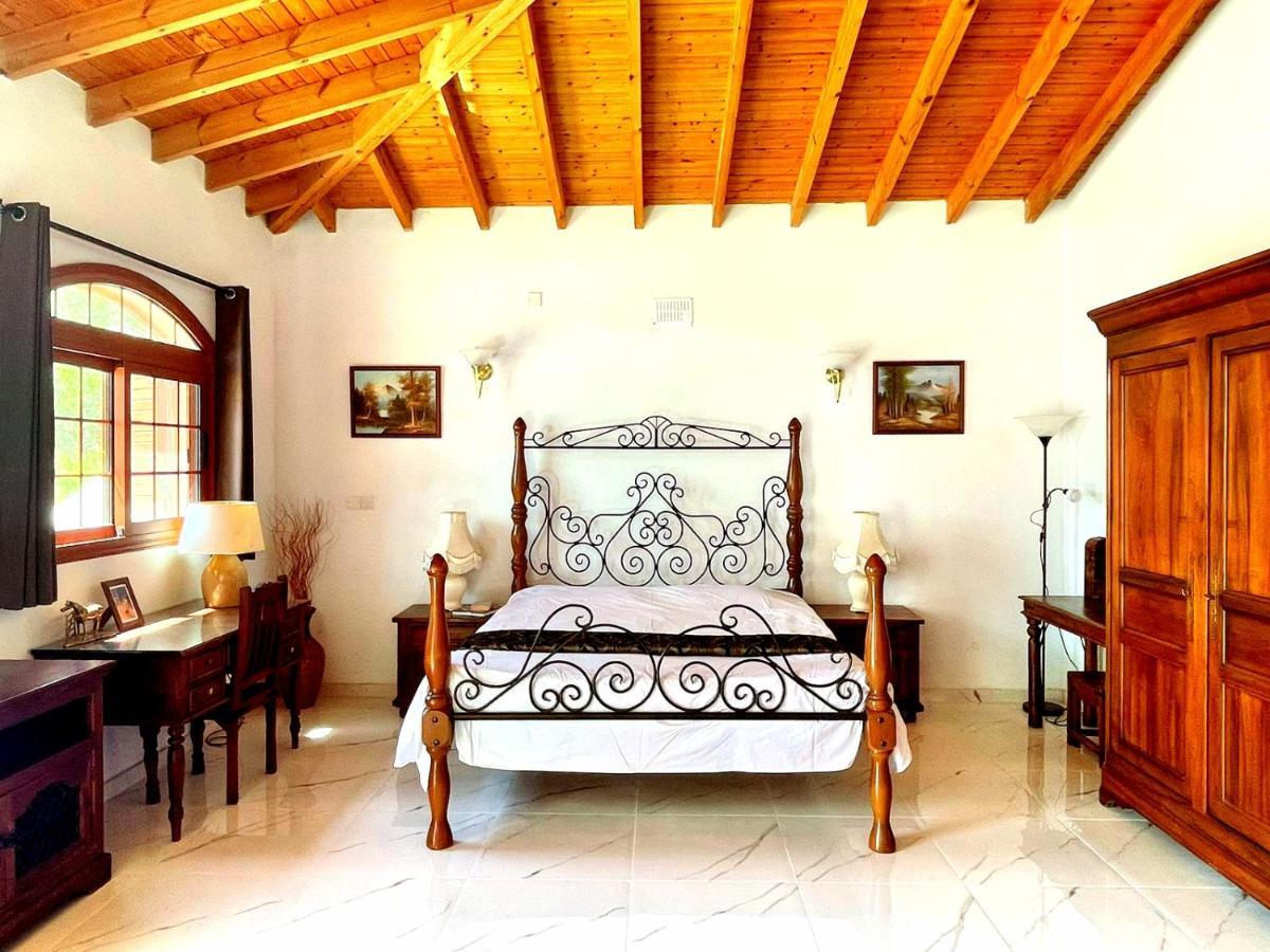 Beautiful Home Paphos Szoba fotó
